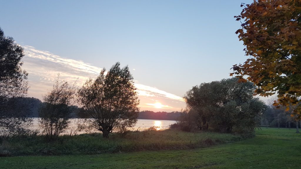 Wanderungen durch die Natur helfen zur Entspannung und bei Tinnitus